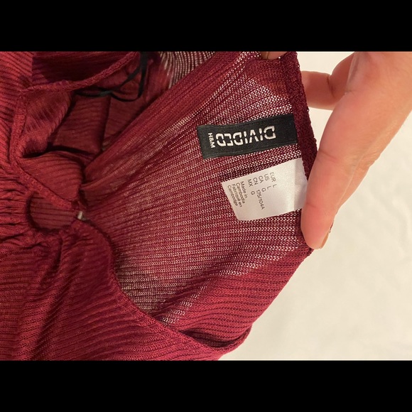 2 H&M long sleeve plunging neckline shirts size L - Picture 13 of 13